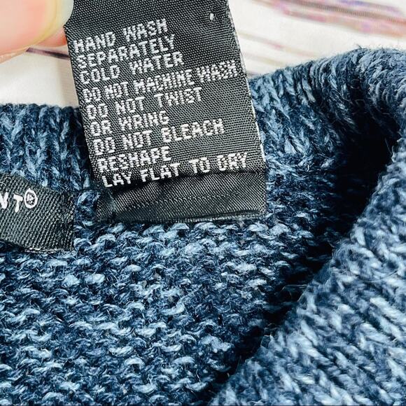 Reference Point winter scene cardigan snow ice skating skaters - Picture 13 of 13